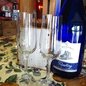 VTG set of 2 crystal wine glasses